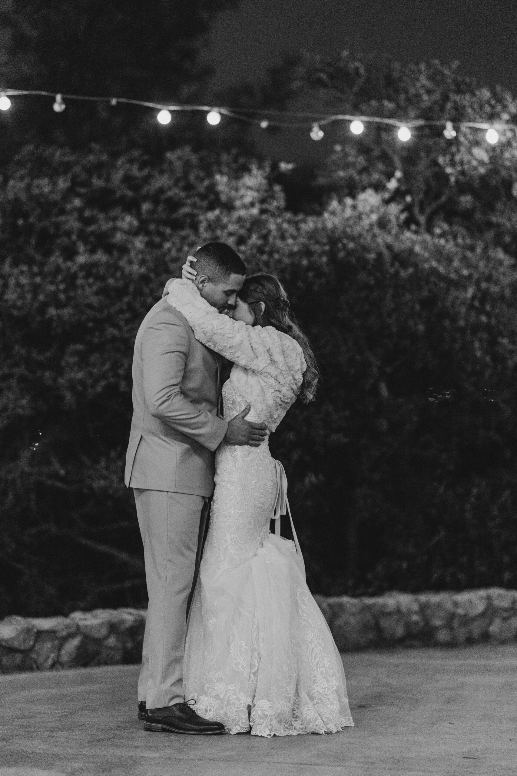 Outdoor wedding reception in Temecula in black and white